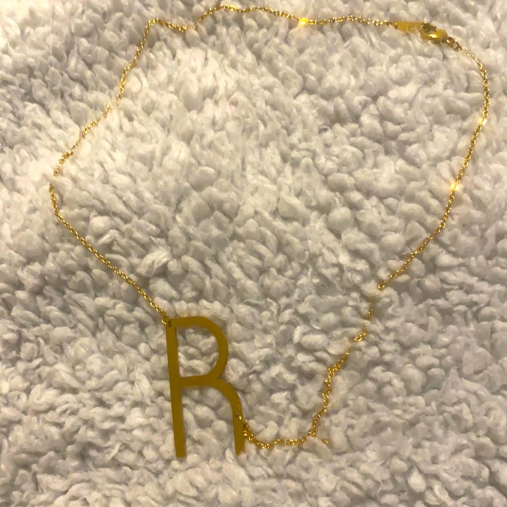 18K gold “R” necklace